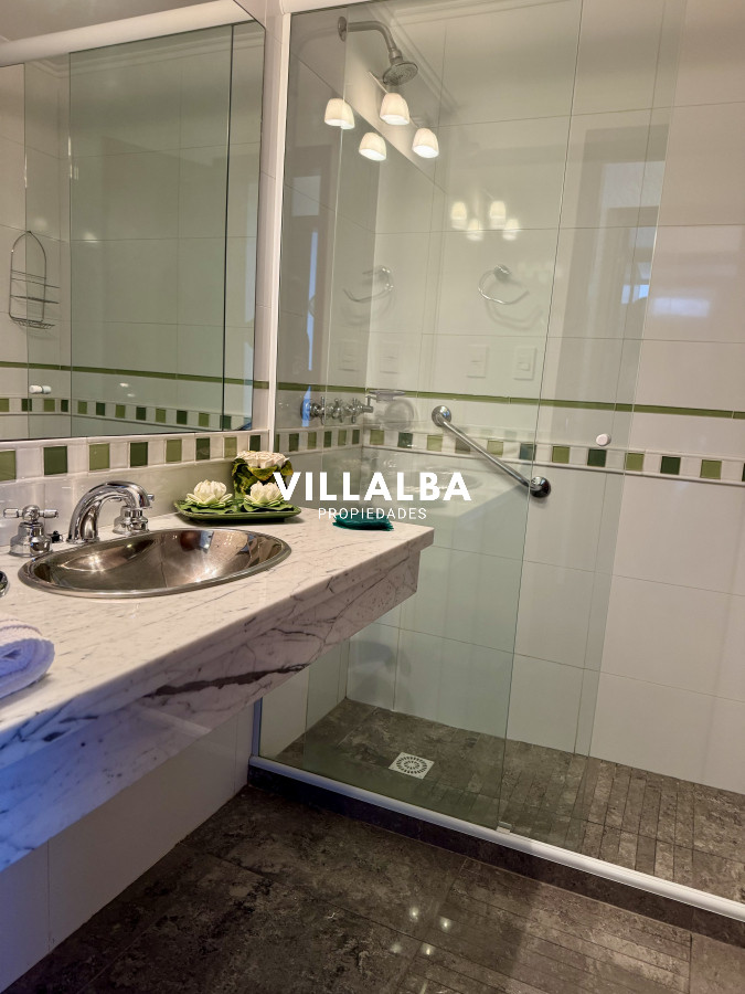 Apartamento ID.3522 - Hermosa unidad en venta en primera línea 