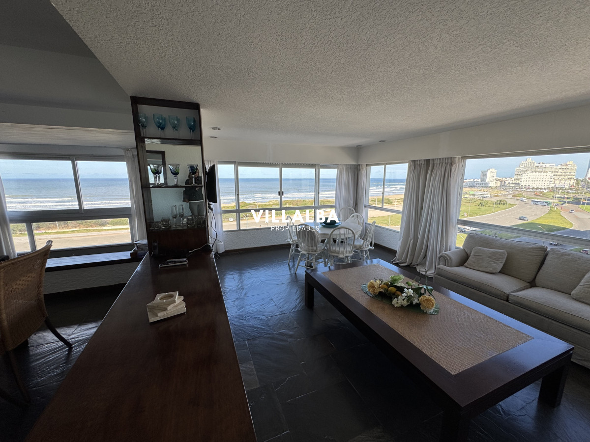 Apartamento ID.3522 - Hermosa unidad en venta en primera línea 