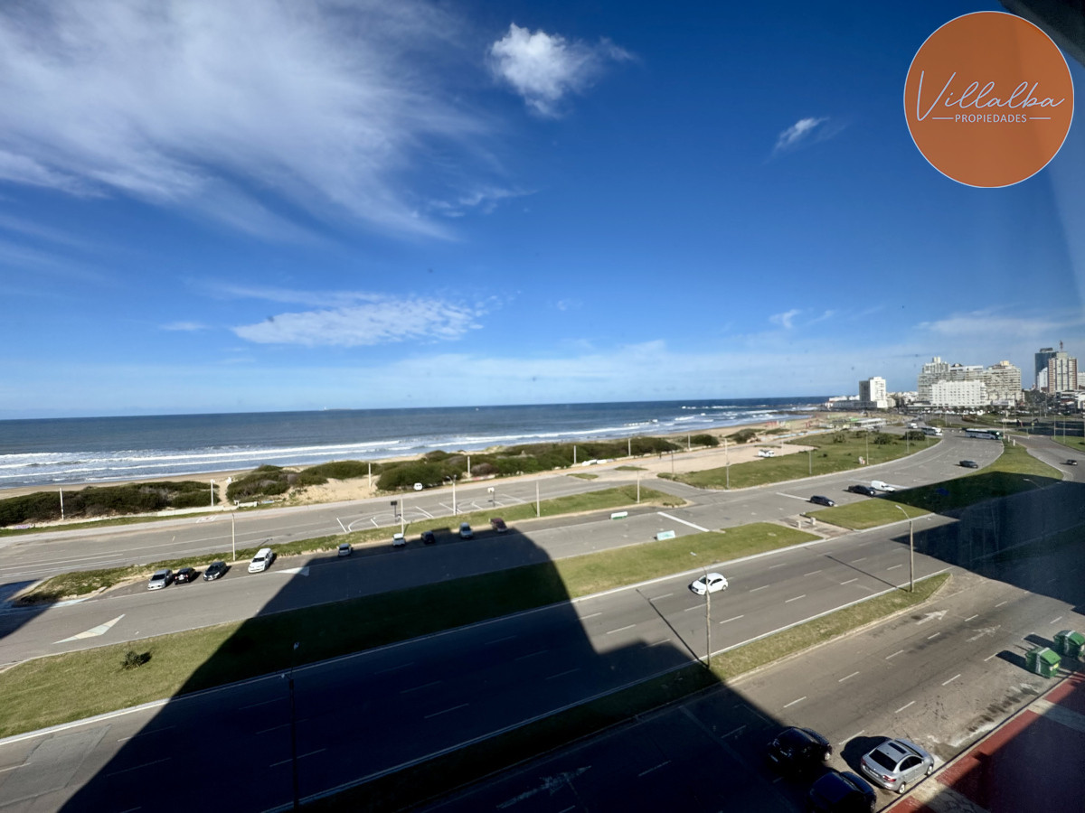Apartamento ID.3522 - Hermosa unidad en venta en primera línea 