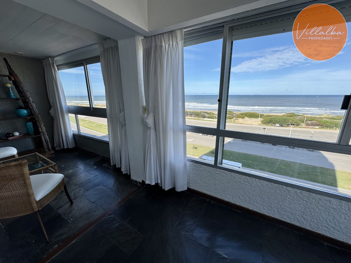 Apartamento ID.3522 - Hermosa unidad en venta en primera línea 