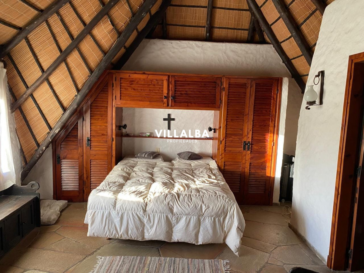 Apartamento ID.4897 - Expléndida casa en venta frente a la laguna 