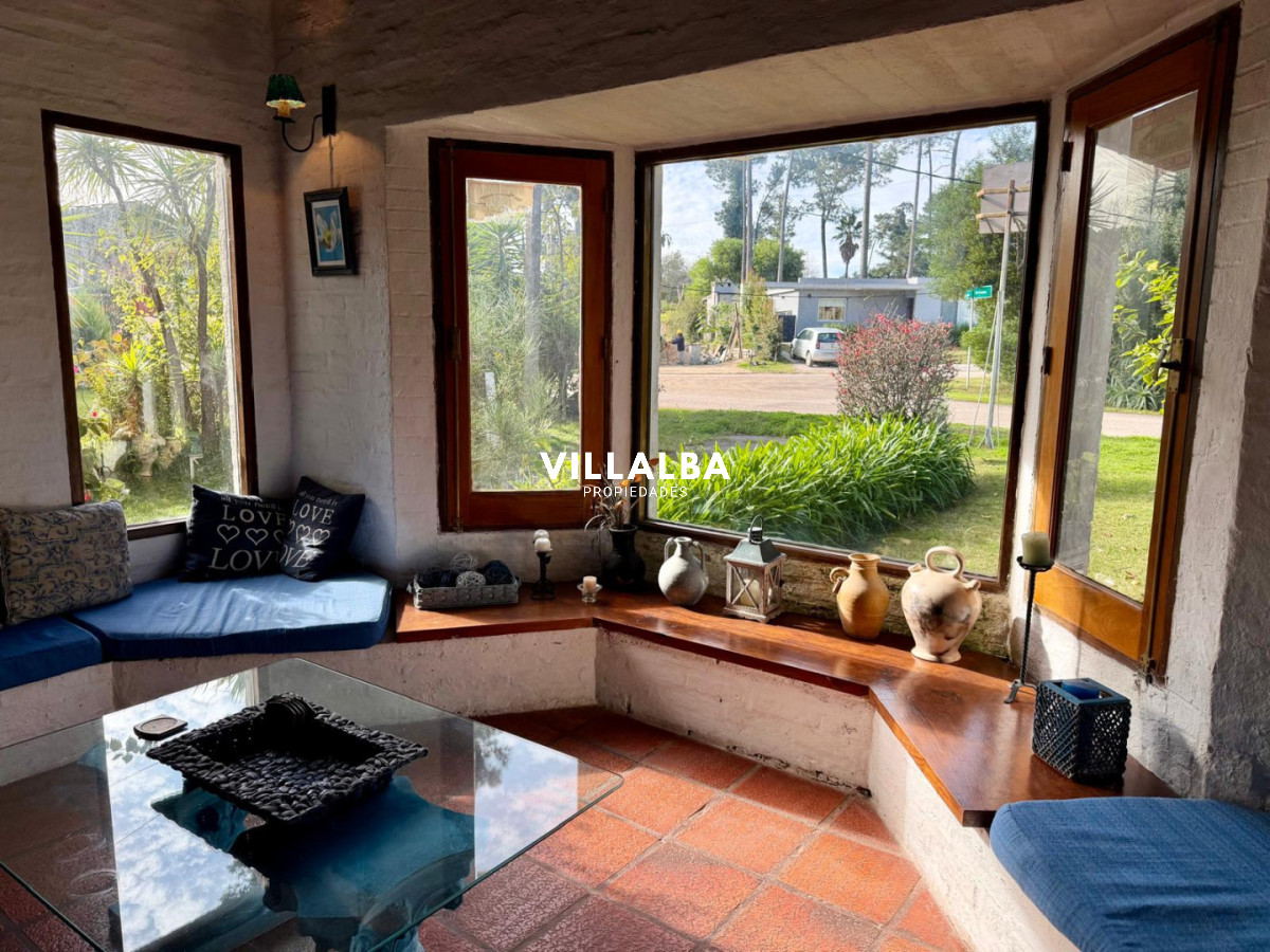 Apartamento ID.4704 - Hermosa casa en venta con piscina en punta del este 