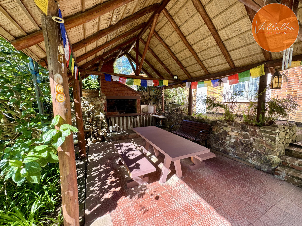 Apartamento ID.3753 - Encantadora casa en venta con piscina a pocos metros del mar 