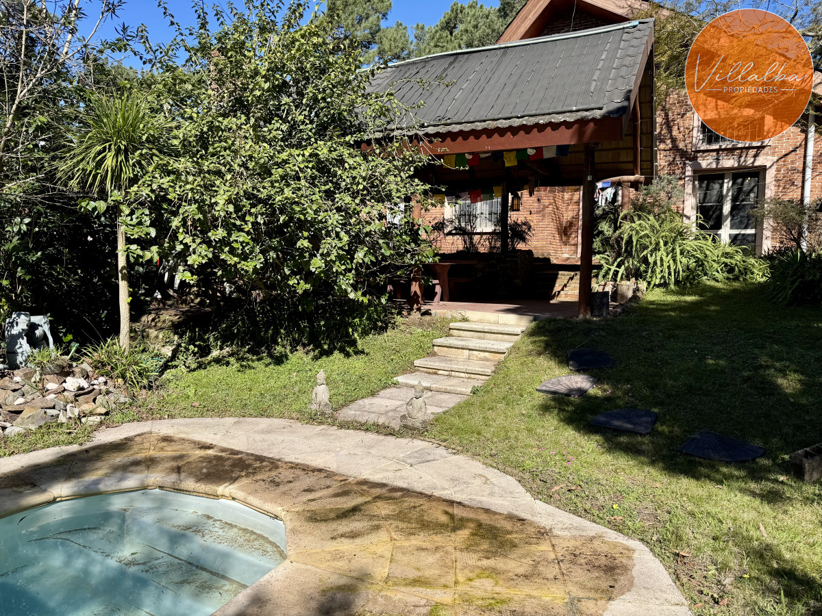 Apartamento ID.3753 - Encantadora casa en venta con piscina a pocos metros del mar 