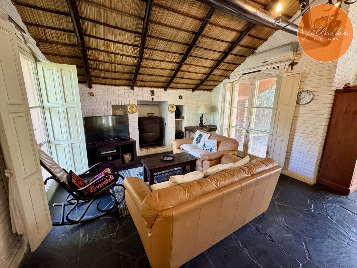 Apartamento ID.3753 - Encantadora casa en venta con piscina a pocos metros del mar 