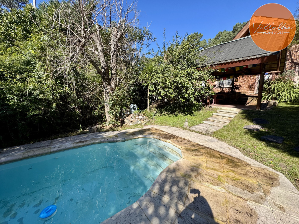 Apartamento ID.3753 - Encantadora casa en venta con piscina a pocos metros del mar 