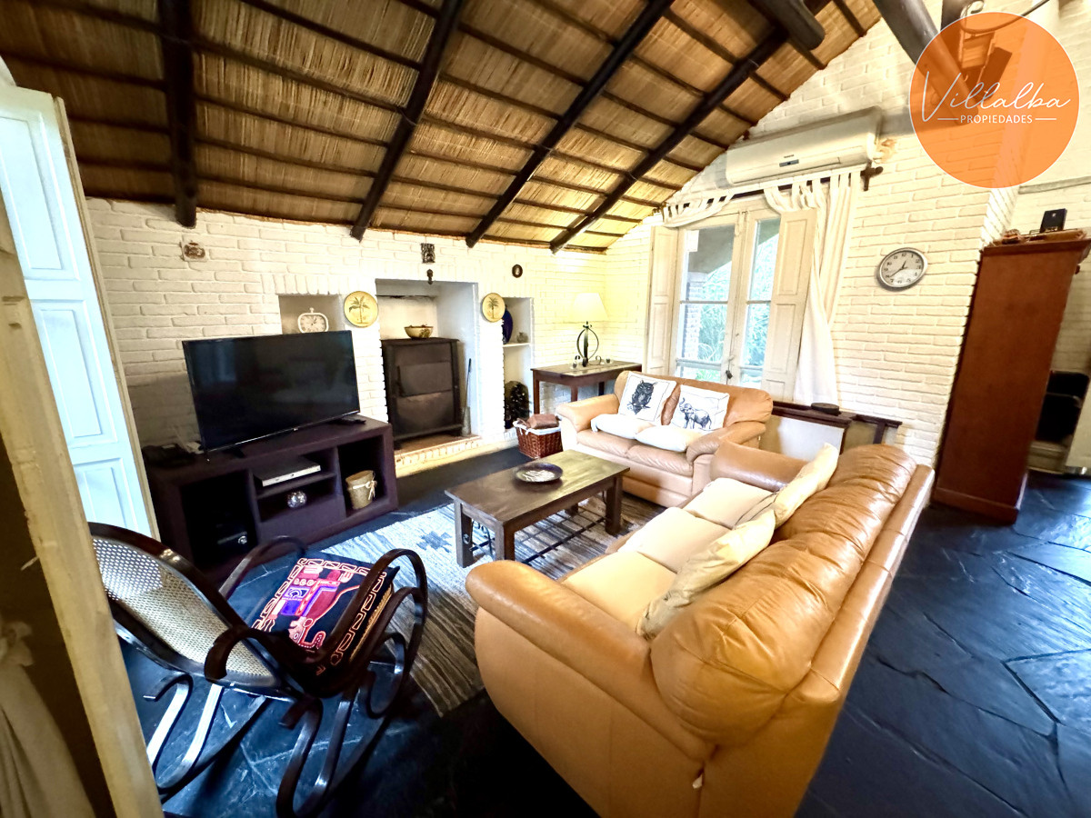 Apartamento ID.3753 - Encantadora casa en venta con piscina a pocos metros del mar 