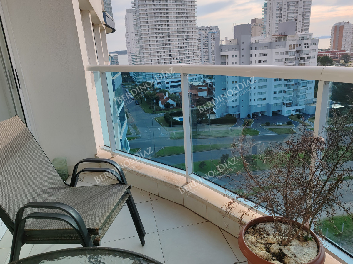Apartamento ID.2986 - Apartamento en venta con vista al mar y buena entrada de sol 