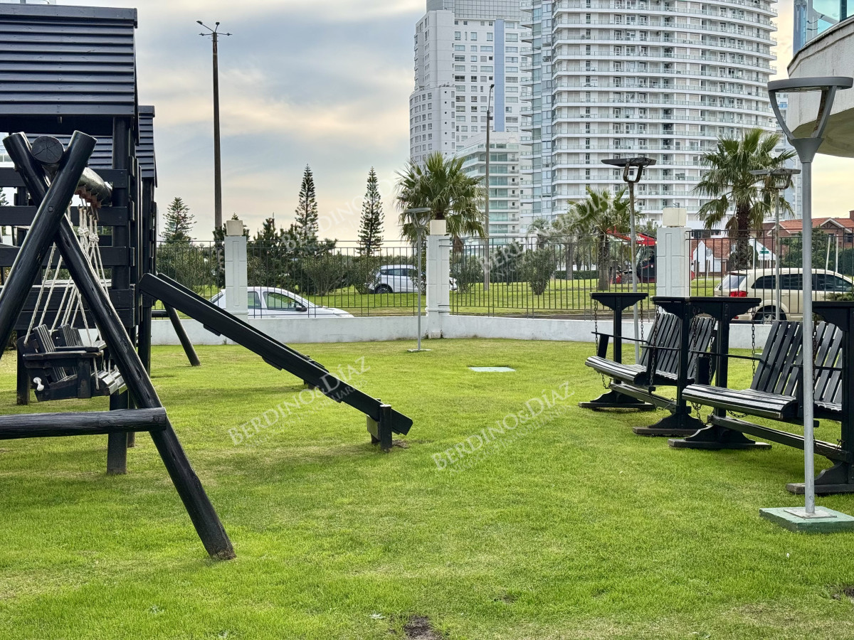 Apartamento ID.2986 - Apartamento en venta con vista al mar y buena entrada de sol 