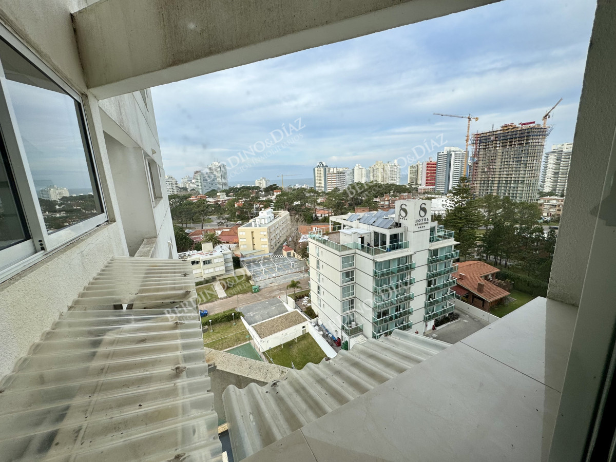 Apartamento ID.2986 - Apartamento en venta con vista al mar y buena entrada de sol 