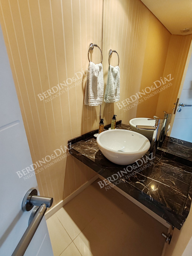 Apartamento ID.2986 - Apartamento en venta con vista al mar y buena entrada de sol 