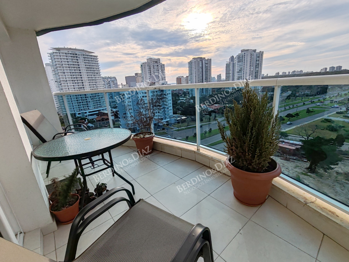 Apartamento ID.2986 - Apartamento en venta con vista al mar y buena entrada de sol 