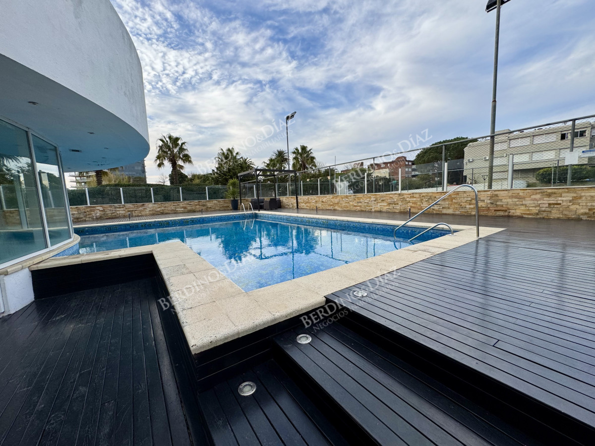 Apartamento ID.2986 - Apartamento en venta con vista al mar y buena entrada de sol 