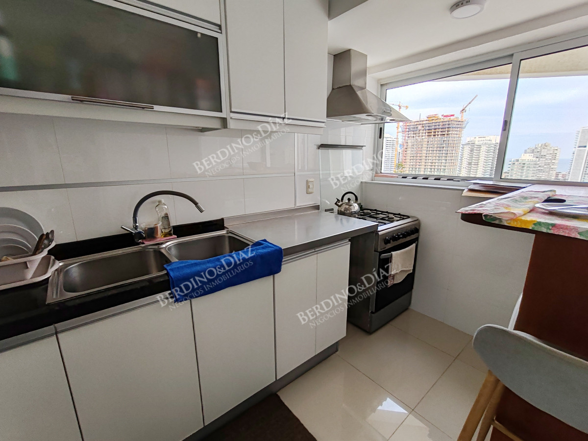 Apartamento ID.2986 - Apartamento en venta con vista al mar y buena entrada de sol 