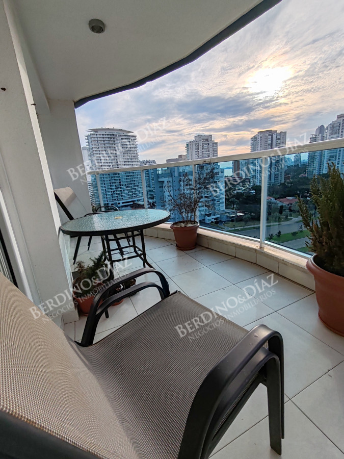Apartamento ID.2986 - Apartamento en venta con vista al mar y buena entrada de sol 
