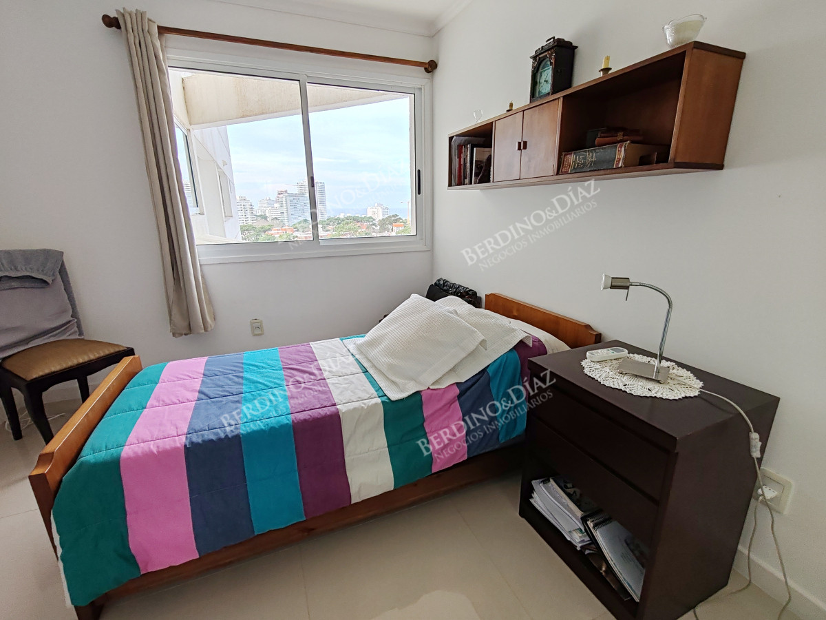 Apartamento ID.2986 - Apartamento en venta con vista al mar y buena entrada de sol 