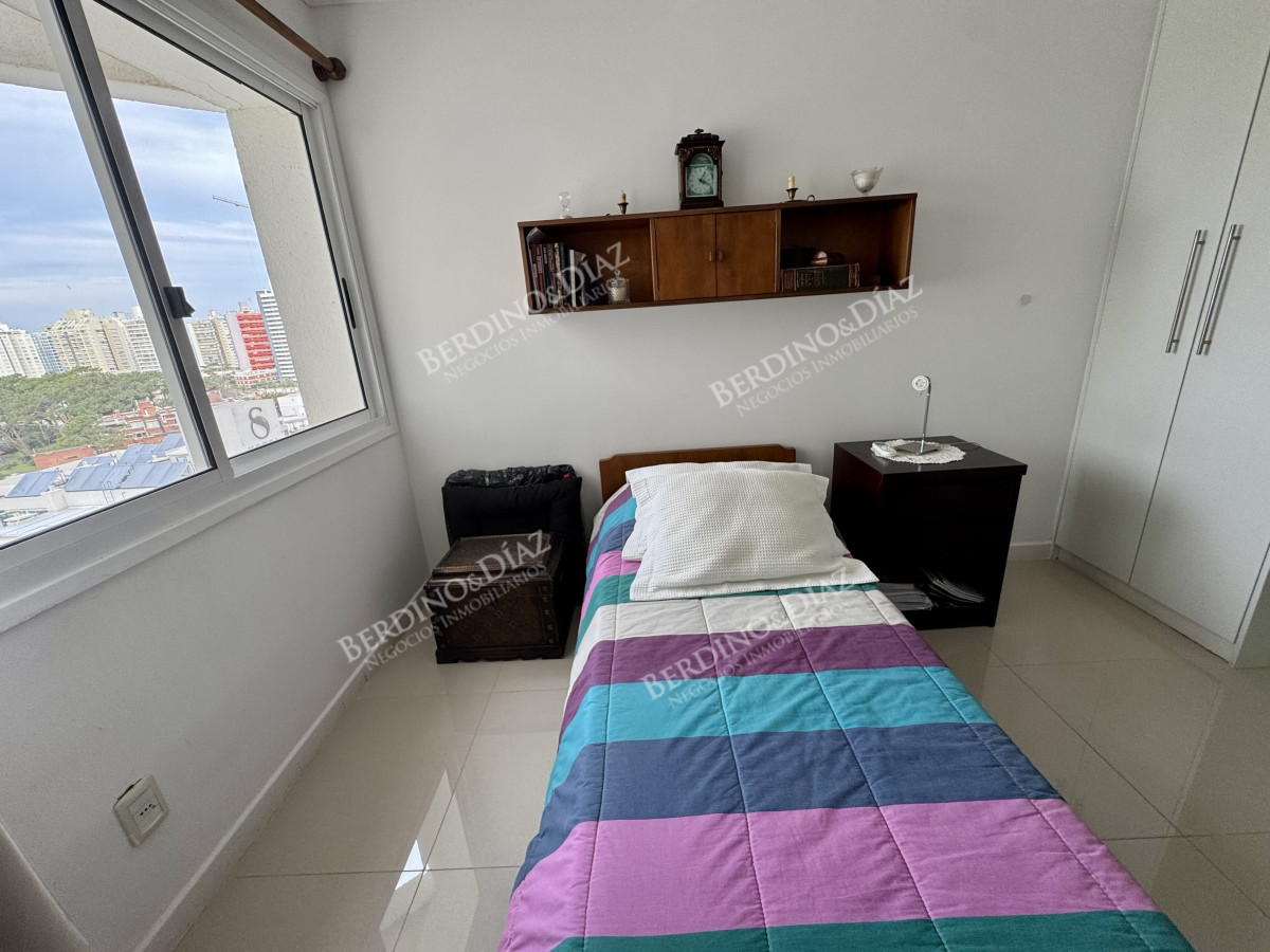 Apartamento ID.2986 - Apartamento en venta con vista al mar y buena entrada de sol 