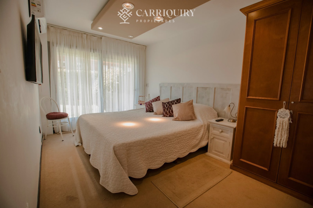 Apartamento ID.9818/Apartamentos-en-Alquiler--Carriquiry--Propiedades - Apartamento en primera línea con vista y piscina propia 