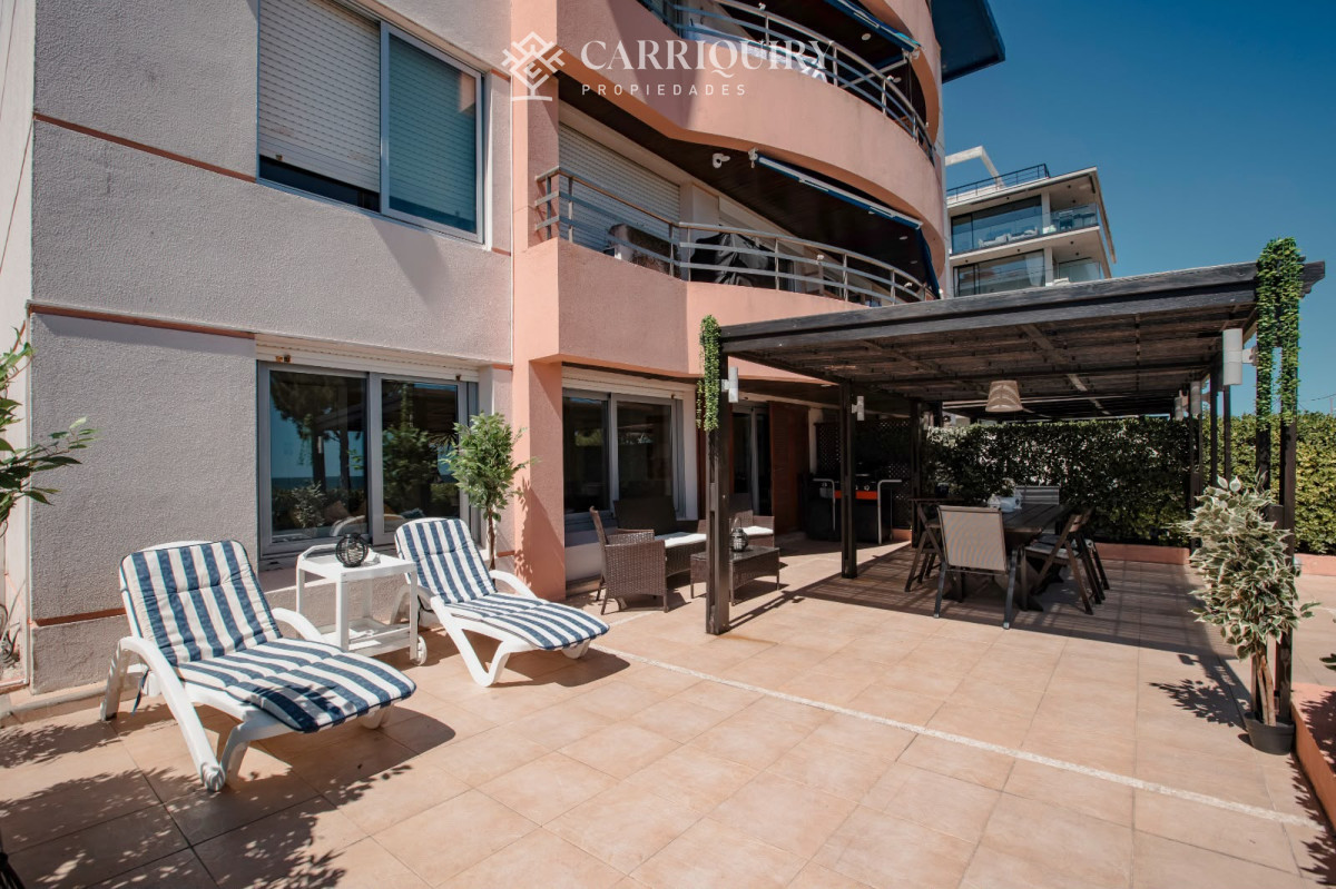 Apartamento ID.9818/Apartamentos-en-Alquiler--Carriquiry--Propiedades - Apartamento en primera línea con vista y piscina propia 
