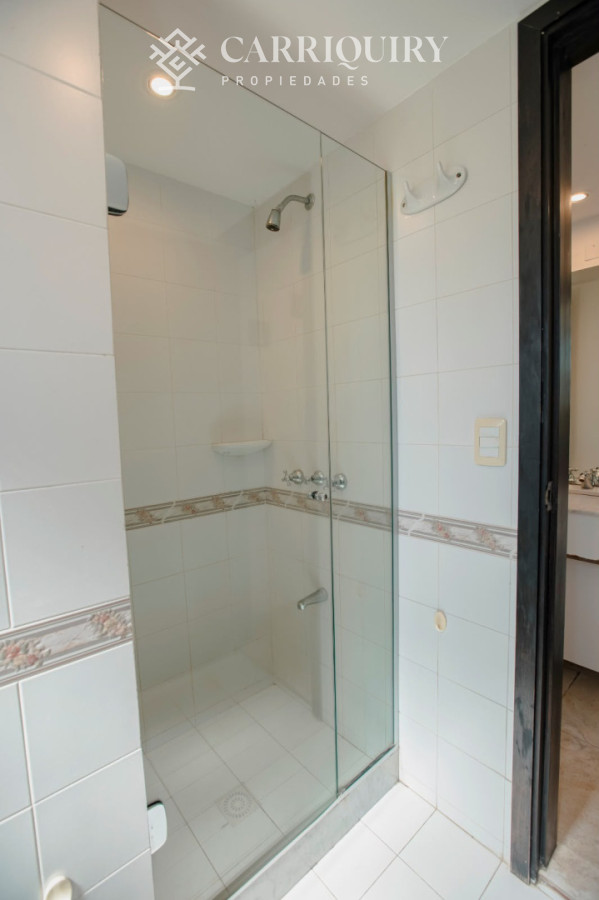 Apartamento ID.9818/Apartamentos-en-Alquiler--Carriquiry--Propiedades - Apartamento en primera línea con vista y piscina propia 