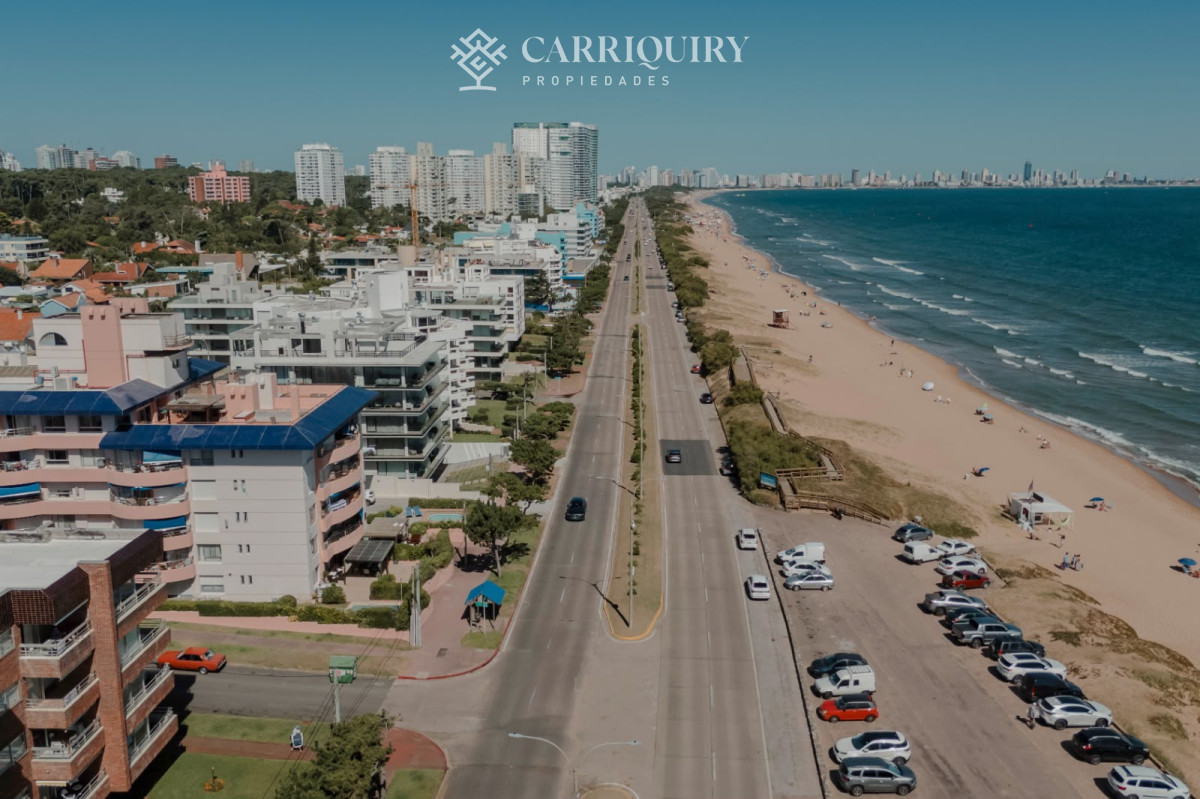 Apartamento ID.9818/Apartamentos-en-Alquiler--Carriquiry--Propiedades - Apartamento en primera línea con vista y piscina propia 