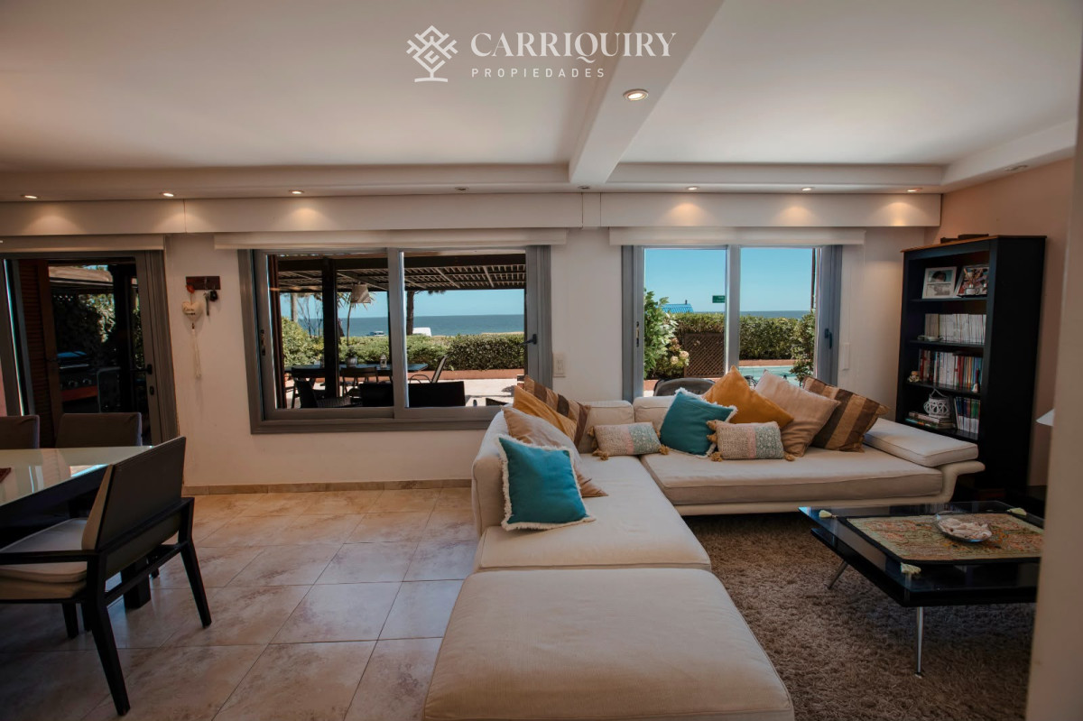 Apartamento ID.9818/Apartamentos-en-Alquiler--Carriquiry--Propiedades - Apartamento en primera línea con vista y piscina propia 