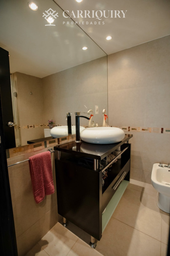 Apartamento ID.9818/Apartamentos-en-Alquiler--Carriquiry--Propiedades - Apartamento en primera línea con vista y piscina propia 