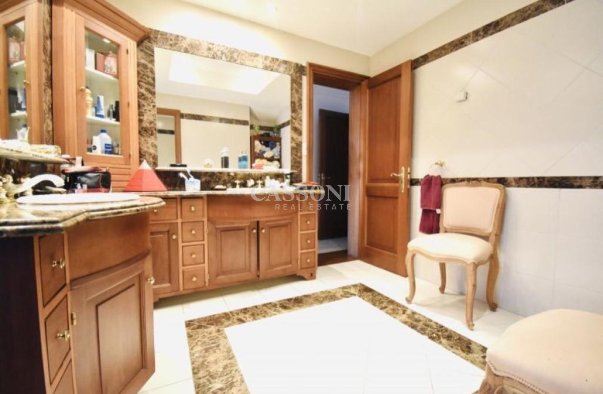 Casa ID.3905 - Excelente mansión a 50 mts. de la mejor zona de la playa Mansa.