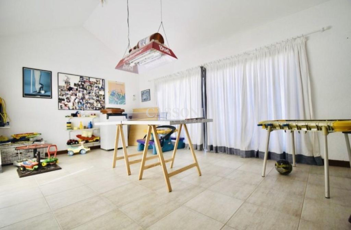 Casa ID.3905 - Excelente mansión a 50 mts. de la mejor zona de la playa Mansa.