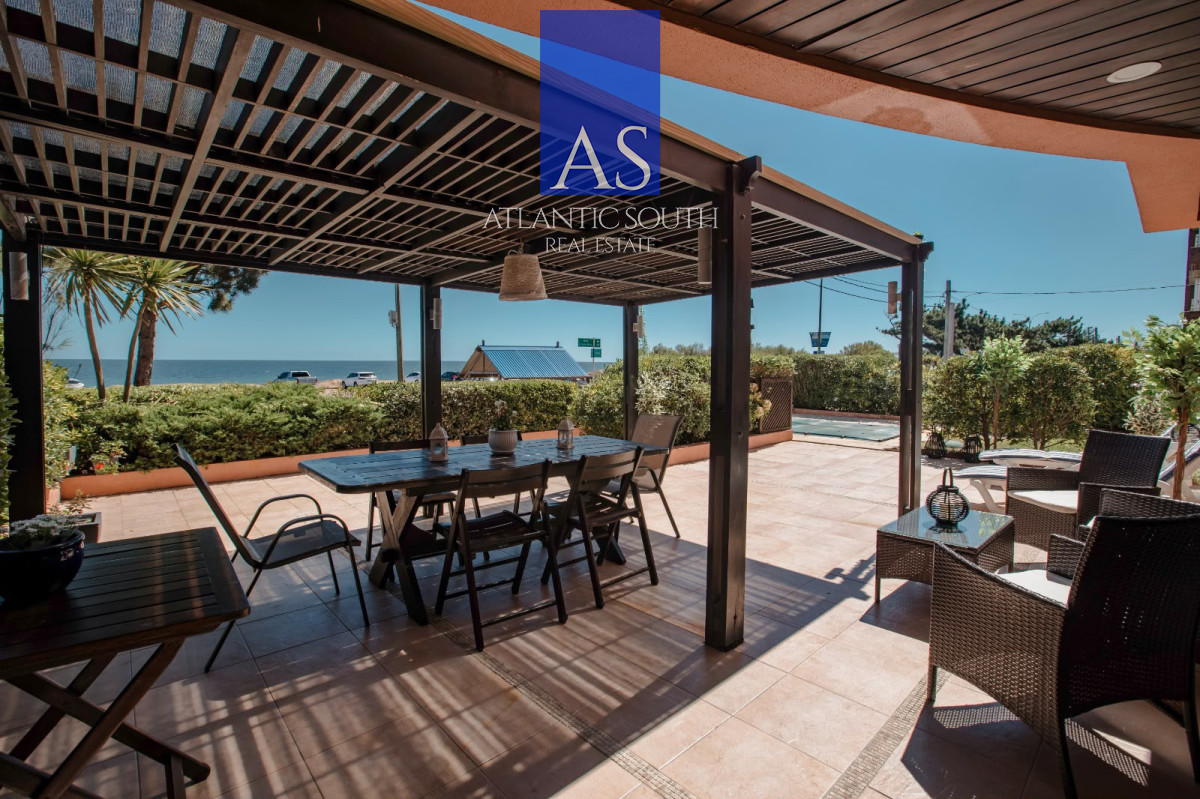 Apartamento en primera línea con vista y piscina propia