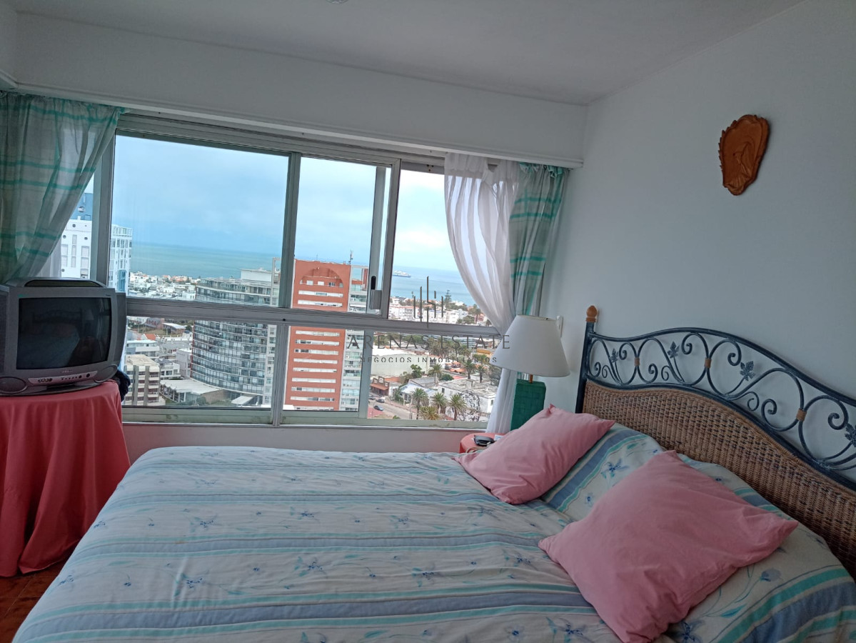 Apartamento ID.1872 - Apartamento en venta de 3 dormitorios  en Punta del Este 