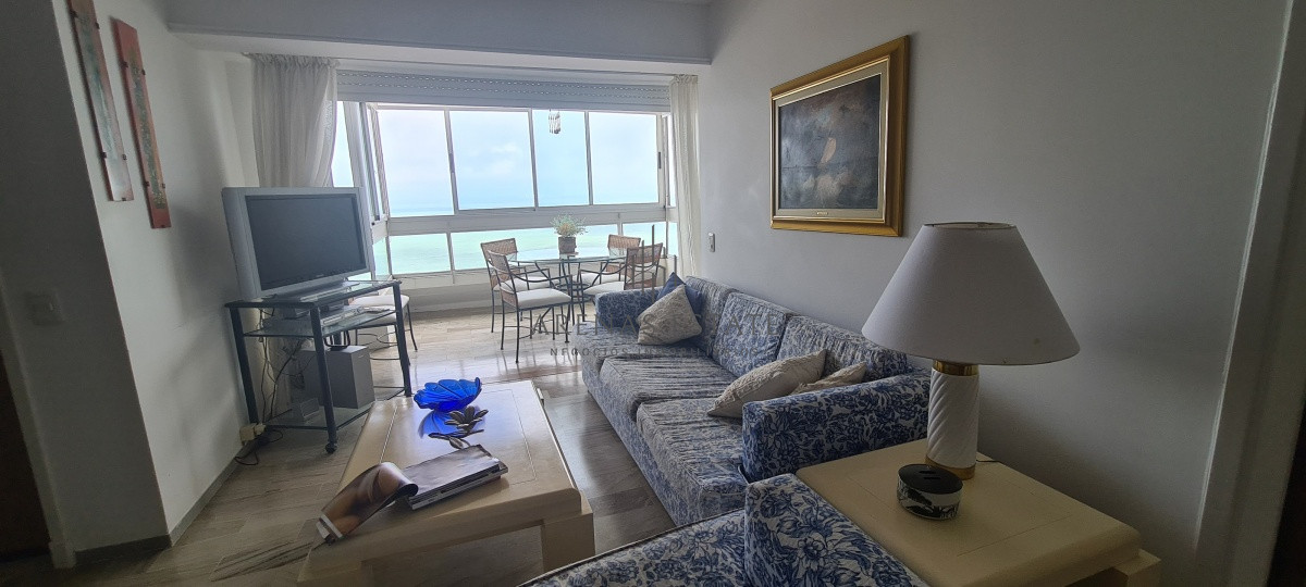 Apartamento ID.1872 - Apartamento en venta de 3 dormitorios  en Punta del Este 