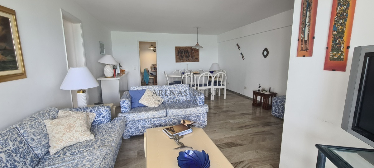 Apartamento ID.1872 - Apartamento en venta de 3 dormitorios  en Punta del Este 