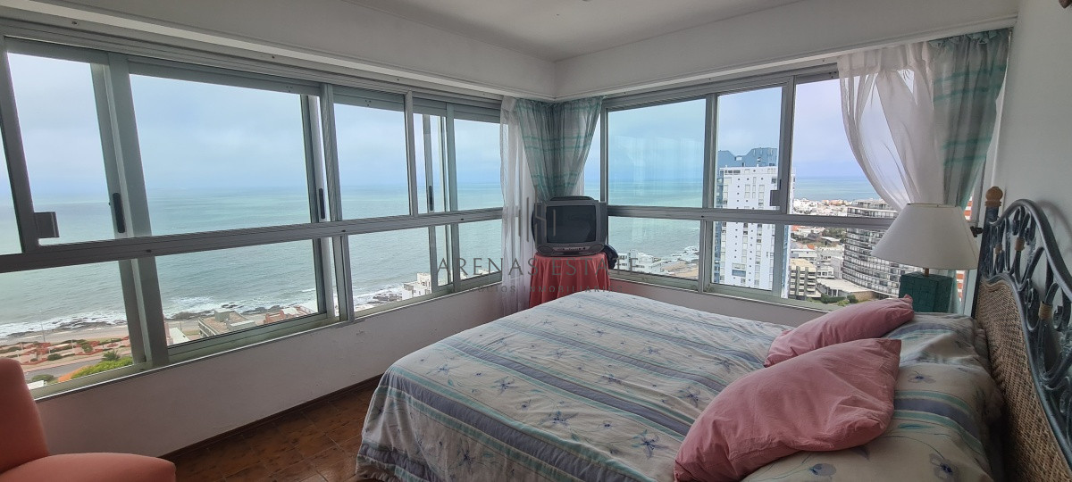 Apartamento ID.1872 - Apartamento en venta de 3 dormitorios  en Punta del Este 