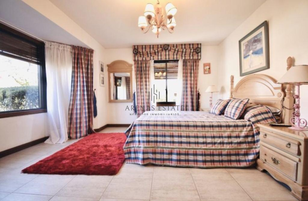 Casa ID.689 - Excelente mansión a 50 mts. de la mejor zona de la playa Mansa, Punta del Este