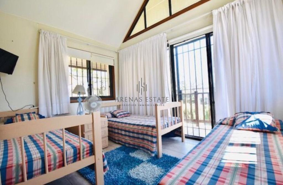 Casa ID.689 - Excelente mansión a 50 mts. de la mejor zona de la playa Mansa, Punta del Este