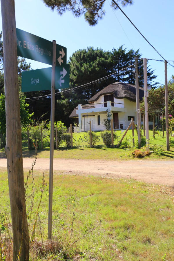 Casa ID.709 - Casa a la venta en Punta del Este
