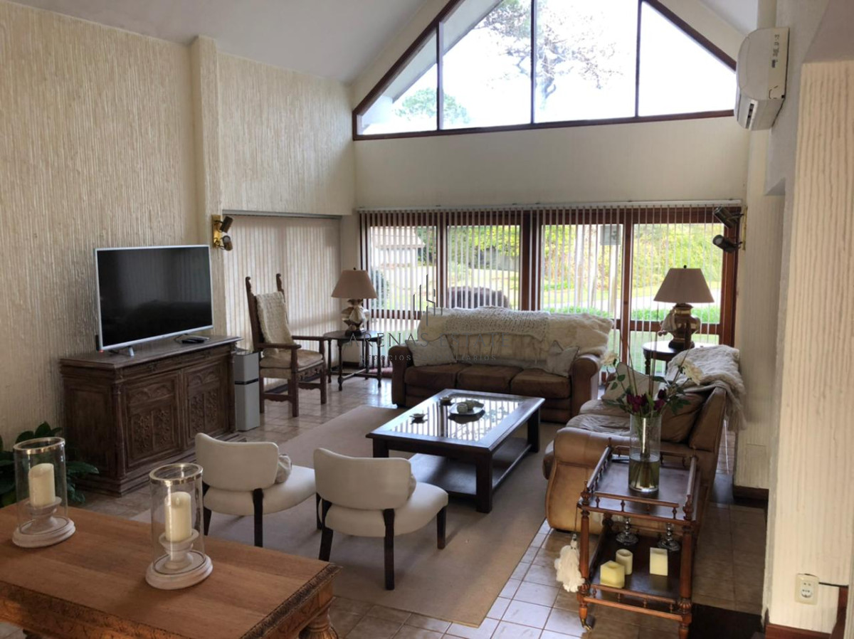Casa ID.674 - Apartamento en venta en  Punta del Este