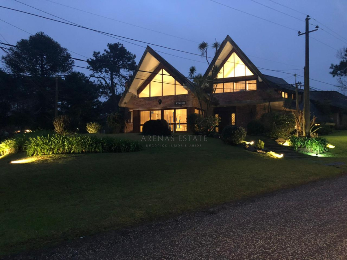 Casa ID.674 - Apartamento en venta en  Punta del Este