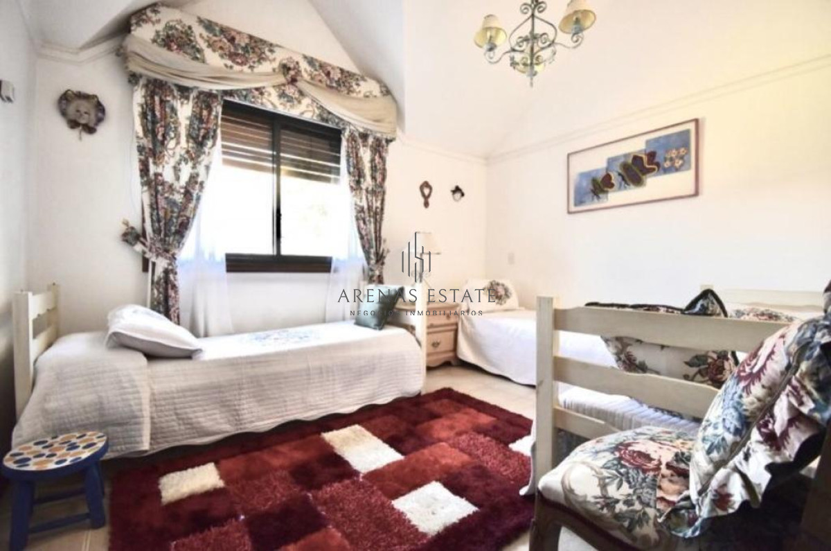 Casa ID.689 - Excelente mansión a 50 mts. de la mejor zona de la playa Mansa, Punta del Este