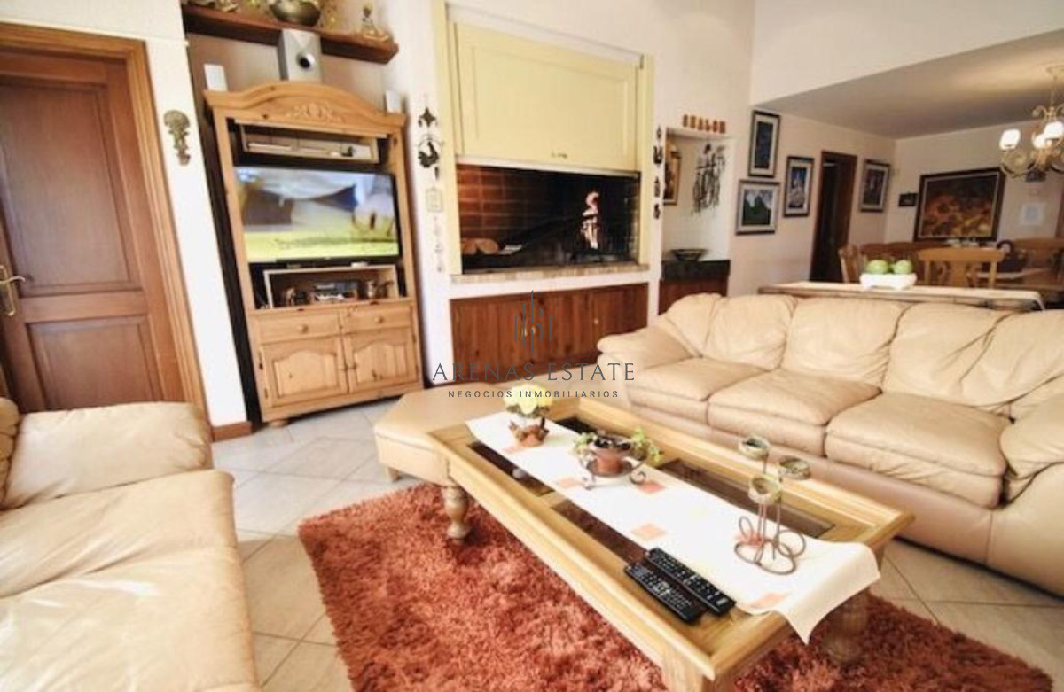 Casa ID.689 - Excelente mansión a 50 mts. de la mejor zona de la playa Mansa, Punta del Este