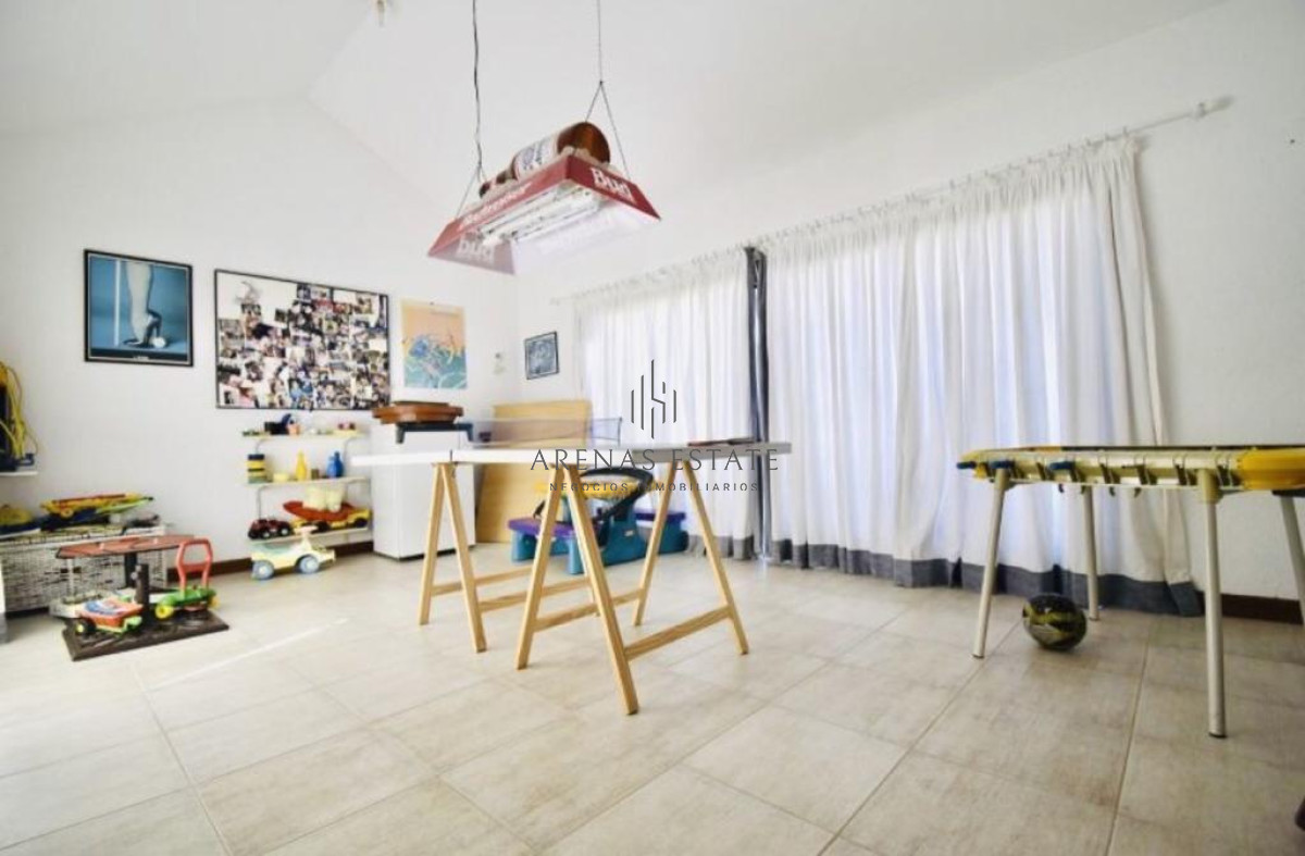 Casa ID.689 - Excelente mansión a 50 mts. de la mejor zona de la playa Mansa, Punta del Este