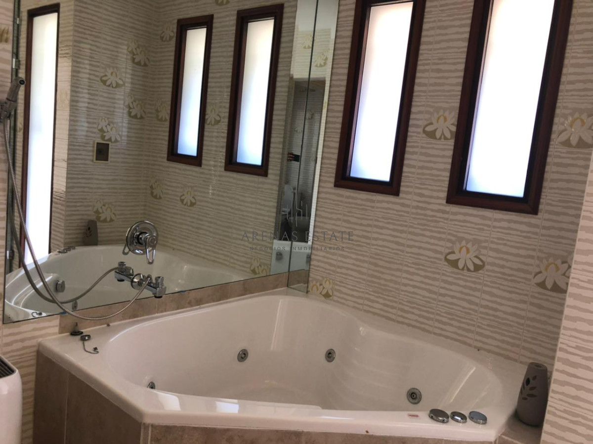 Casa ID.674 - Apartamento en venta en  Punta del Este