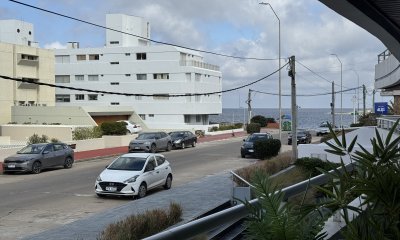 Apartamento  3 dormitorios en venta en peninsula con piscina propia