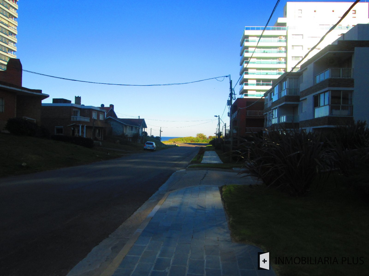 Apartamento ID.660 - Venta de Apto con microcine, gimnasio, barbacoa, lobby, servicio de mucamas, servicio de playa, sauna y piscina C660B