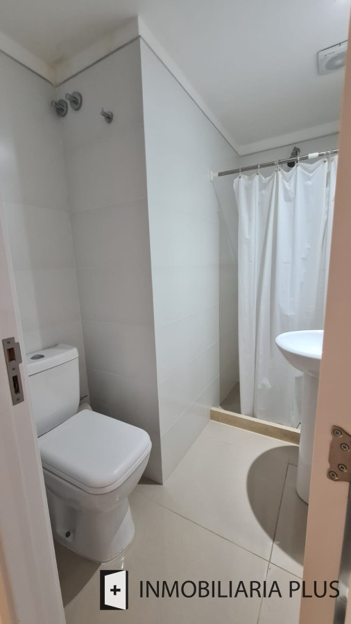 Apartamento ID.561 - Venta de Apartamento de 138 m2 con 3 Dormitorios 3 Baños  en Punta Del Este C968