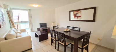  Venta de Apto con microcine, gimnasio, barbacoa, lobby, servicio de mucamas, servicio de playa, sauna y piscina C660B