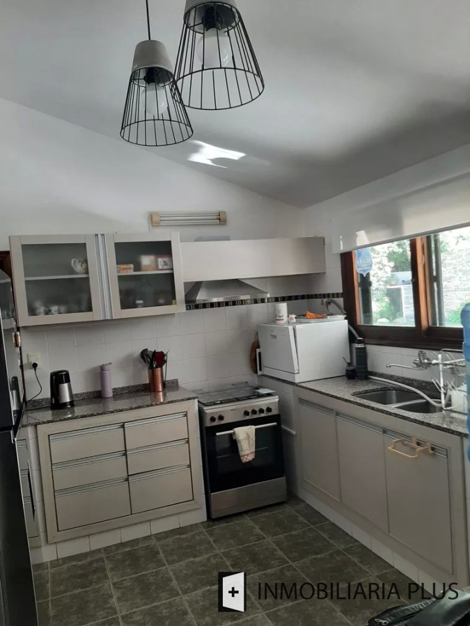 Casa ID.661 - Venta de Casa de 161 m2 en San Rafael 4 Dormitorios y 695 m2 de Terreno C661B