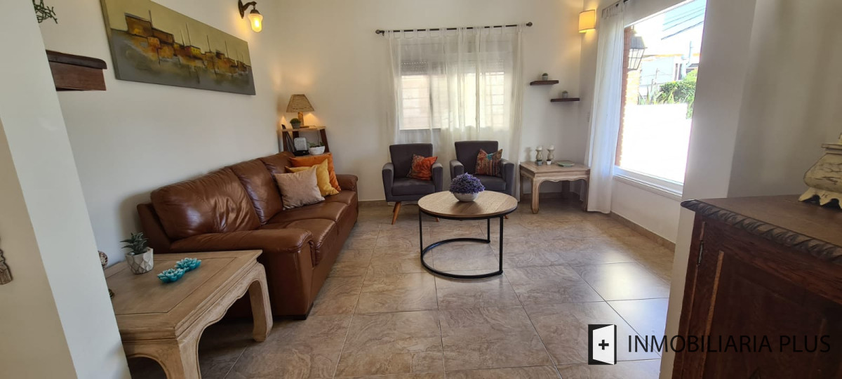 Casa ID.334 - Venta de Casa en la PENÍNSULA 817 m2  5 Dormitorios 3 Baños 3 Suite para 12 personas C884