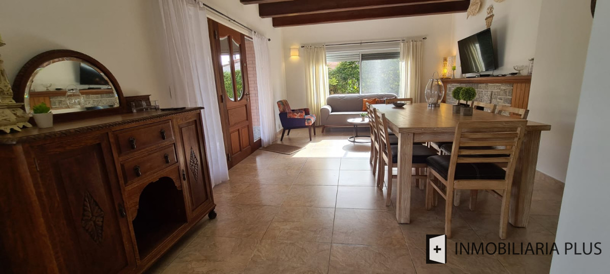 Casa ID.334 - Venta de Casa en la PENÍNSULA 817 m2  5 Dormitorios 3 Baños 3 Suite para 12 personas C884